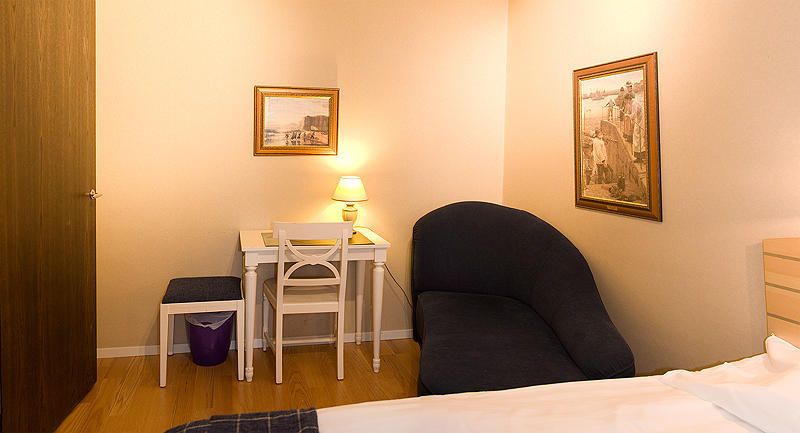 Hotel Vaennaes Vannas Szoba fotó