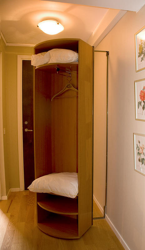 Hotel Vaennaes Vannas Szoba fotó
